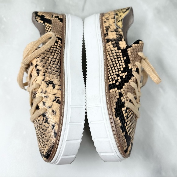 Vince Camuto Raiza Flatform Sneaker Snakeskin Print Women's 7.5 - Picture 4 of 10